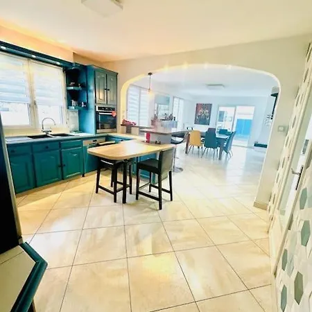 Maison Neo-bretonne Nyaraló *