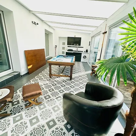 Maison Neo-bretonne Nyaraló